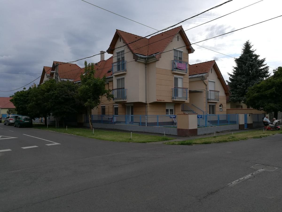 Kiskucko Apartman Hajdúszoboszló المظهر الخارجي الصورة